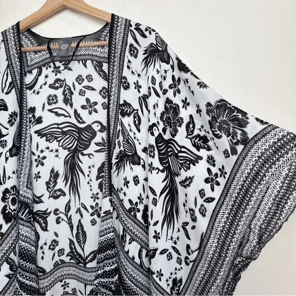 Vince Camuto Womens OS Kimono Shrug Tassel Topper Shawl Wrap Black White - Picture 8 of 14